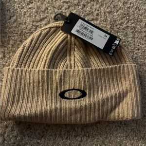 NWT Eclipse Ribbed beanie color humus Oakley Unisex size U